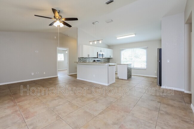 Building Photo - 2298 Penguin Ln