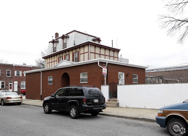 Building Photo - 4615 - 4617 Longshore Ave