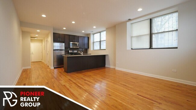 Foto del edificio - 4759 N Maplewood Ave