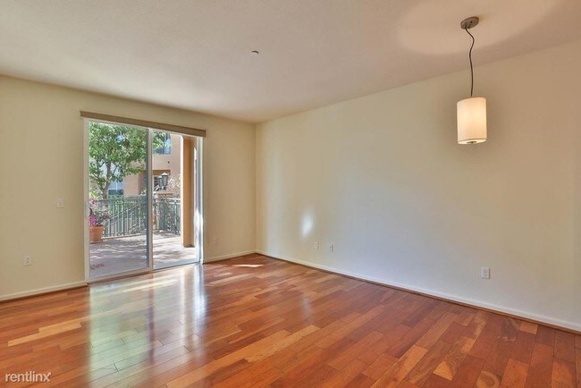Building Photo - 1 br, 1 bath - 1445 Fruitdale Ave Unit 122