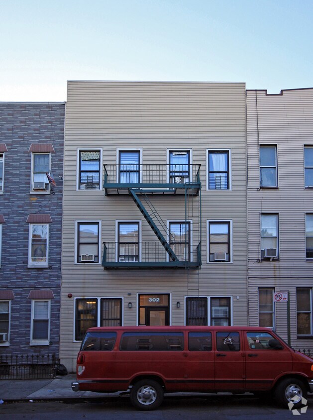 Primary Photo - 302 Harman St