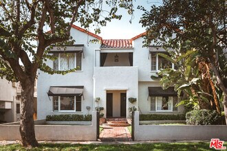 Building Photo - 817 Westmount Dr
