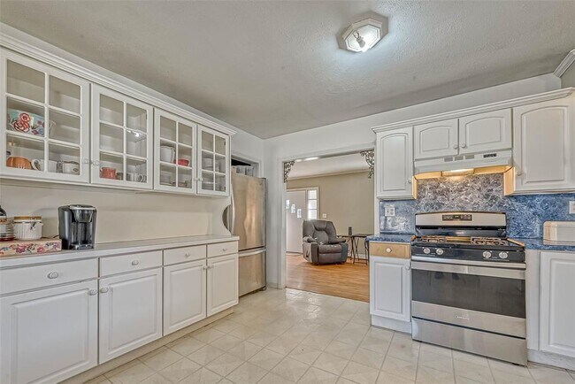 Foto del edificio - 515 Breezy Ln