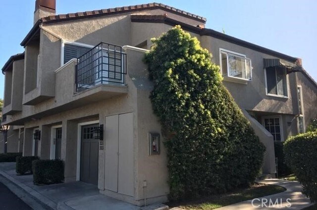 Foto principal - 333 Stanford Ct
