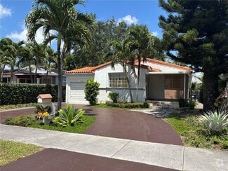 Building Photo - 625 South Dr