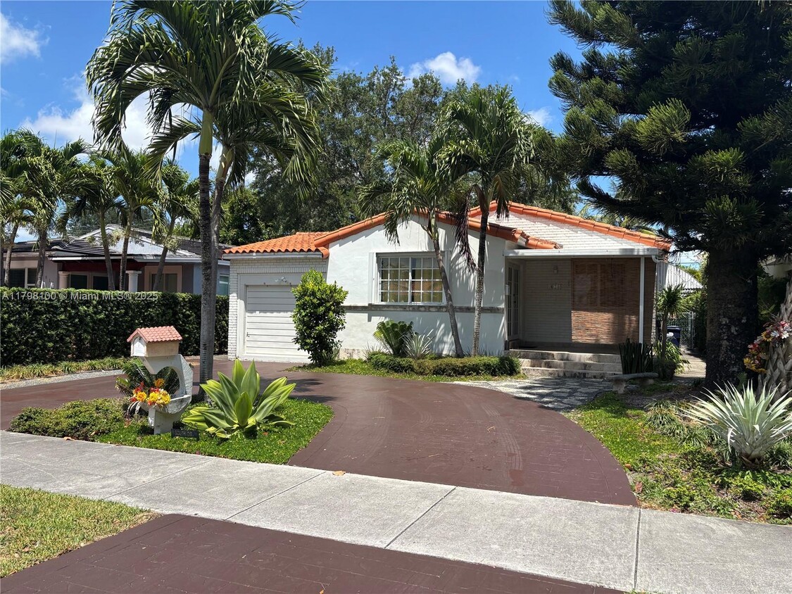 Foto principal - 625 South Dr