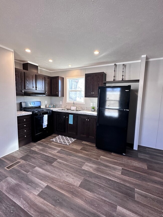 Building Photo - 210-212 12th St