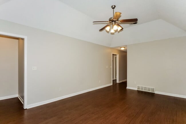 Building Photo - 1417 Marhill Cove