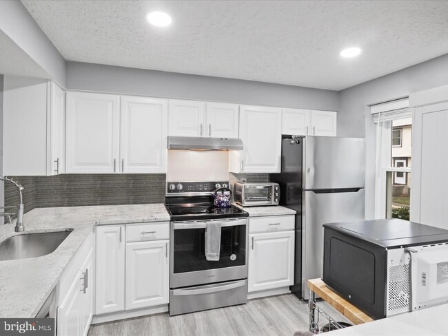 Building Photo - 307 Brethour Ct
