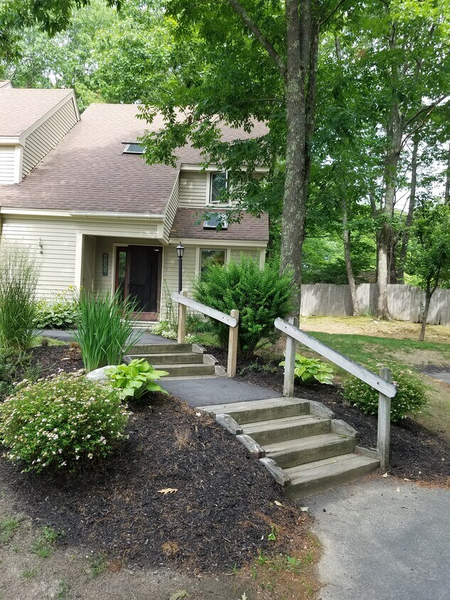 1 Linwood Rd Unit 3, Freeport, ME 04032 Condo for Rent in Freeport