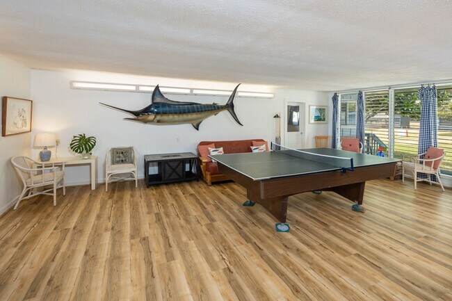 Building Photo - Casual Beach Front 3 Bedroom, 2 Bath Home ...