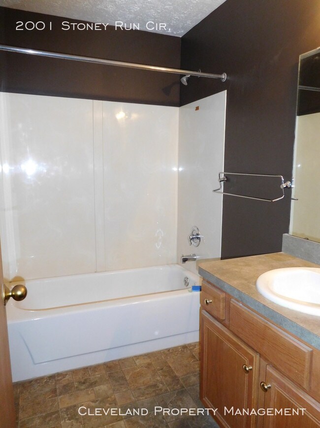 Building Photo - Stoney Run condominium