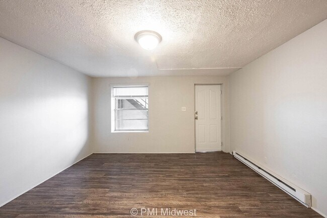 Foto del edificio - "Cozy 1-Bedroom Gem in Avon – Perfectly Sized at 600 Sq Ft!"