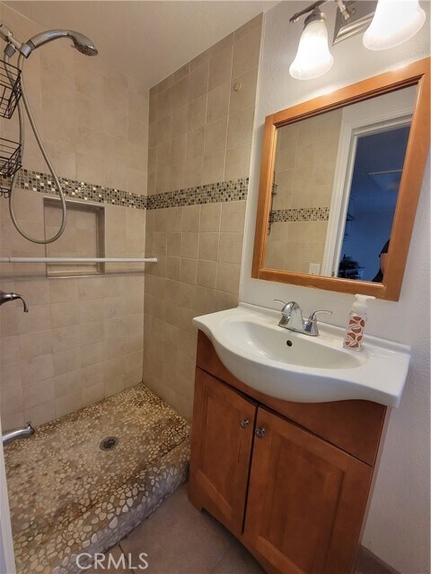 Foto del edificio - 13444 Tracy St