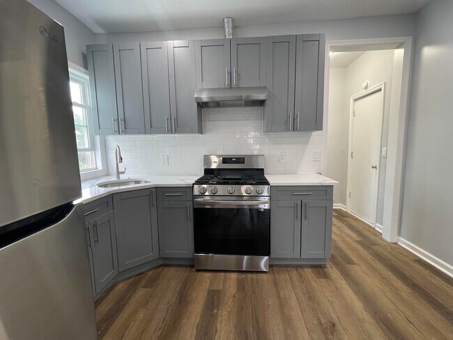 Building Photo - 54 Mt Prospect Ave