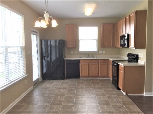 Foto del edificio - 5148 Mabe Dr