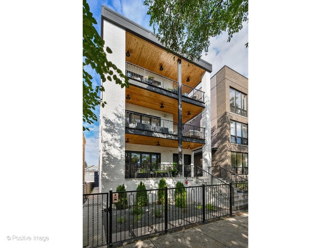 Building Photo - 1752 W Huron St