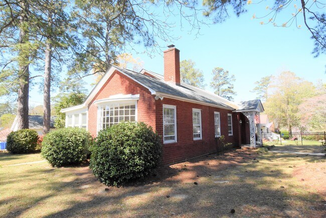 Building Photo - 601 Huske St