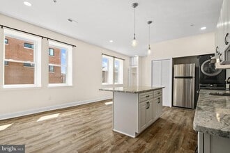 Building Photo - 301 South St