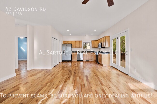 Building Photo - Modern bungalow, pet friendly with fenced ...