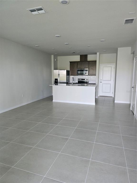 Building Photo - 16288 Merry Aly