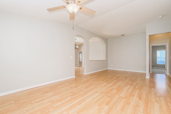 Building Photo - 7817 Monarch Garden Cir