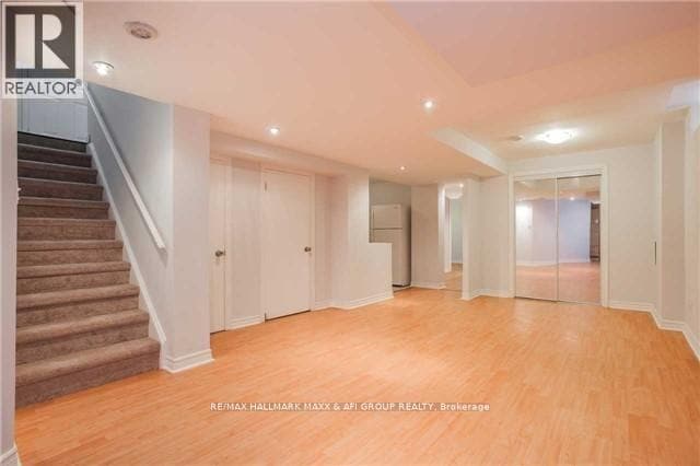 Building Photo - 460 Menczel Crescent