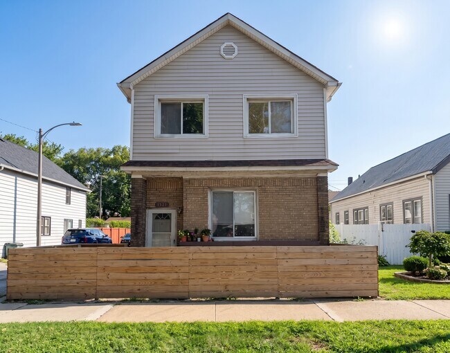 Foto del edificio - 1321 Buhrer Ave