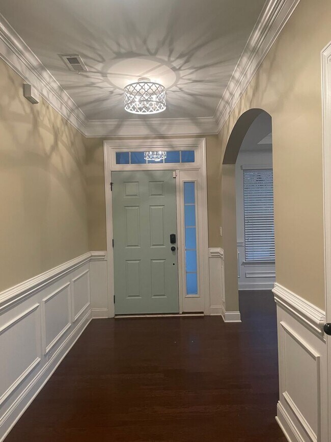 Building Photo - 5 Bedroom Home in Millbridge!