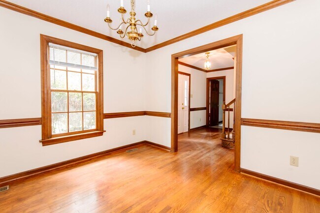 Building Photo - Pet Friendly 3 Bedroom, 2.5 Bathroom Ralei...