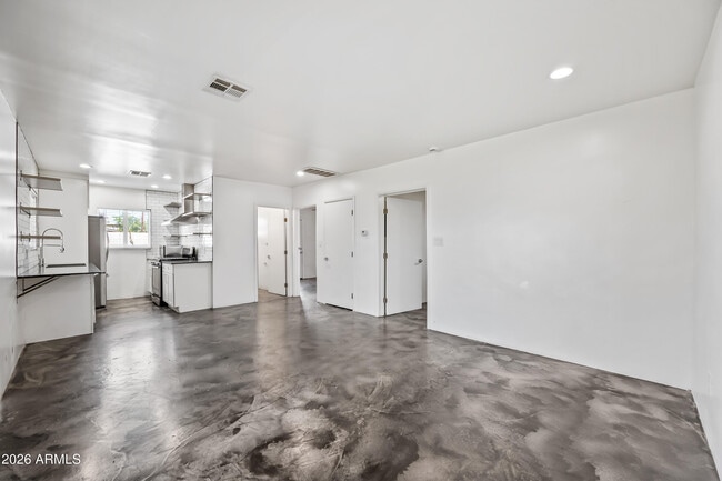 Building Photo - 3615 N 15th Ave