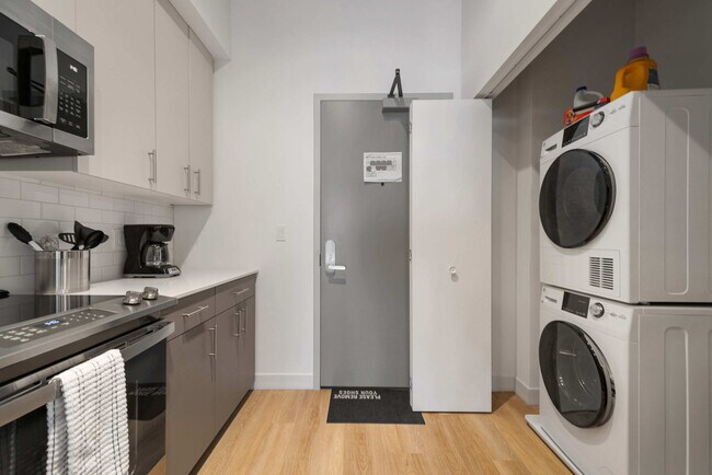 Foto del edificio - 853 W Blackhawk St