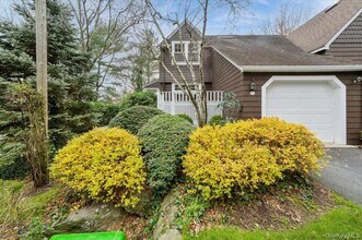 Building Photo - 10 Old Jackson Ave