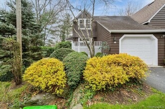 Building Photo - 10 Old Jackson Ave