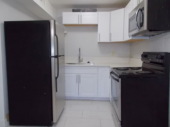 Foto del edificio - Cozy 1-Bed Condo in Las Vegas in Convenient Location