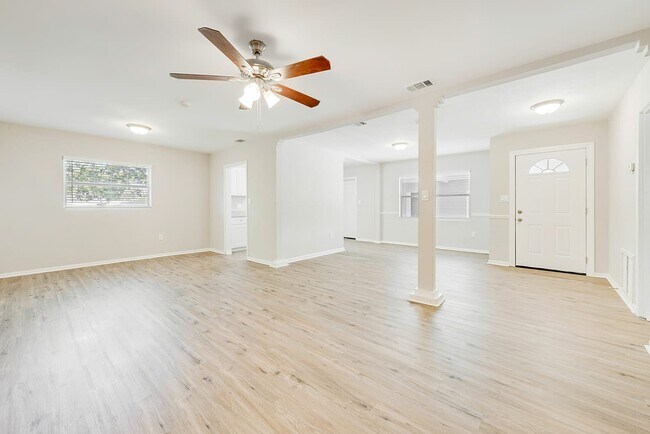 Building Photo - 1720 Newton St