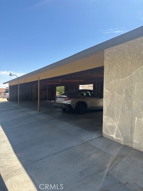 Building Photo - 16784 Sultana St