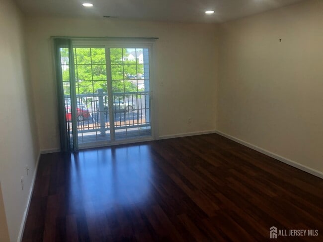 Building Photo - 1125 Waterford Dr