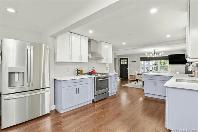 Building Photo - 48 Brookdale Rd