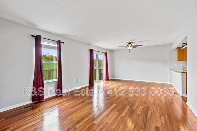 Foto del edificio - 2711 Canterbury Dr