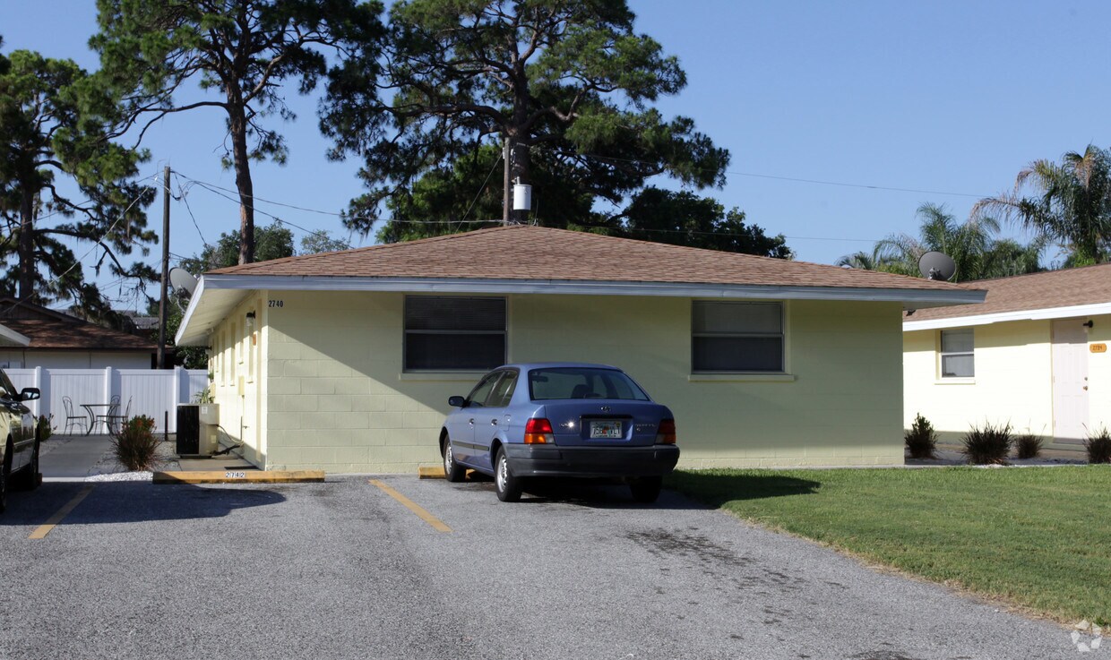 Building Photo - 2734-2746 Austin St