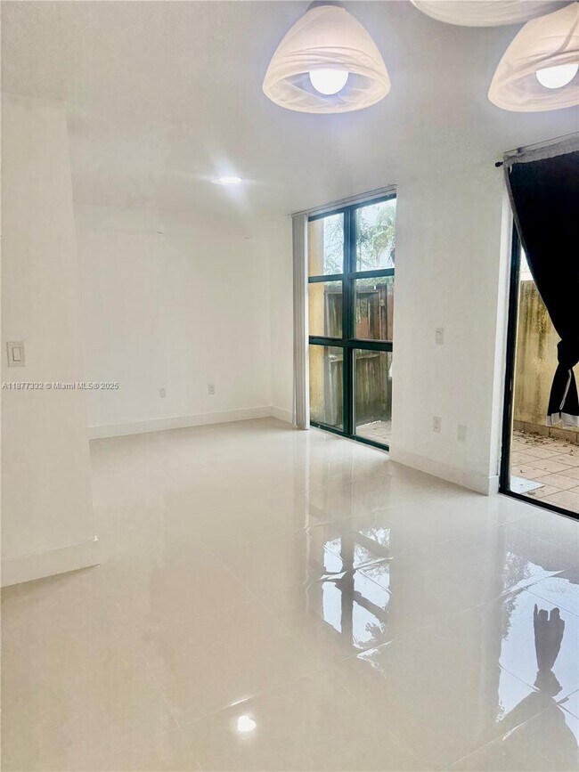Foto del edificio - 11780 SW 18th St