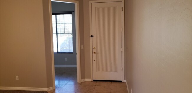 Building Photo - Foothills Reserve 4 bed + Office with Pool
