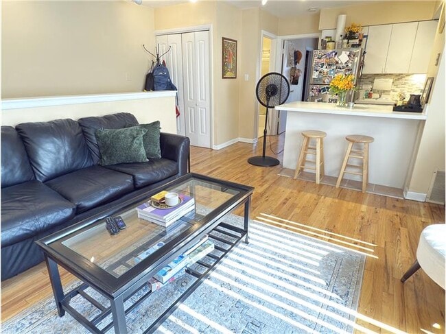 Foto del edificio - 715 W Diversey Pkwy