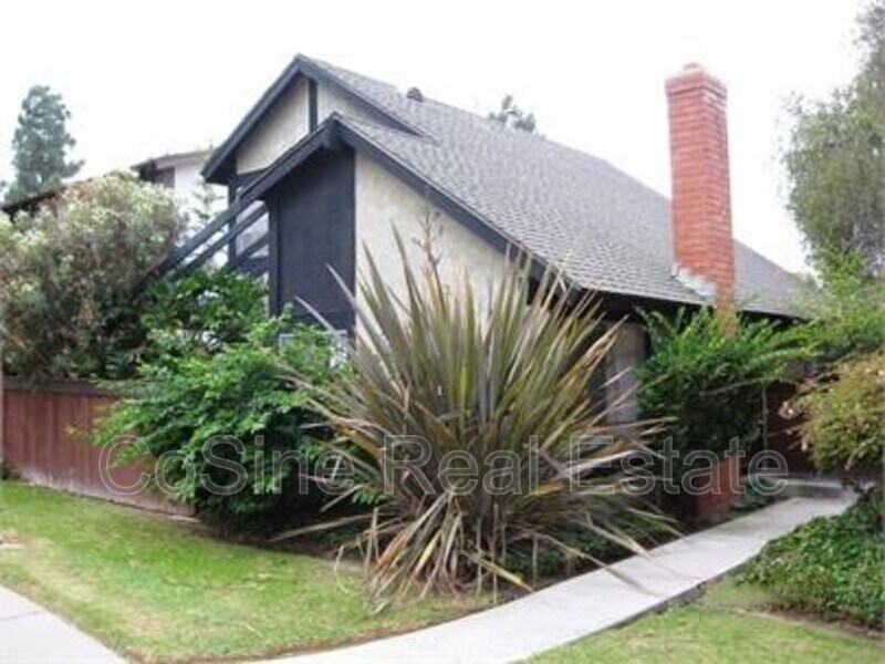 Primary Photo - 10695 Esmeraldas Dr