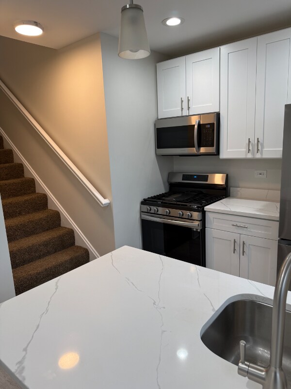 Foto del edificio - 2242 W 18th Pl