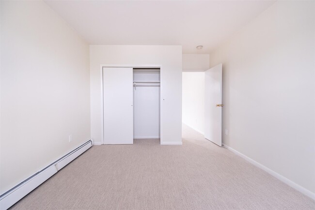 Building Photo - 115 Wolfs Ln