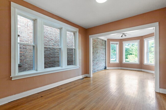 Foto del edificio - 3145 W Augusta Blvd