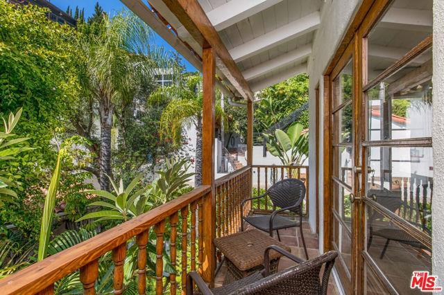 Foto del edificio - 7825 Hillside Ave