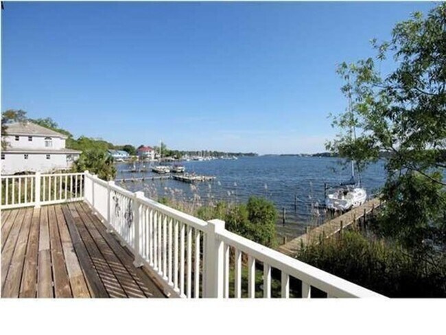 Foto del edificio - Waterfront Unit in Niceville